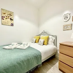 apartments-center-alfama-iii.hotels-lisbon-portugal.com/
